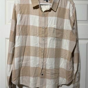 Women's Beige & White Plaid Button-Down Shirt XL flag and anthem